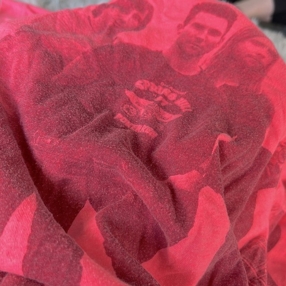 Neon Pink Maroon 5 Concert Shirt, Size XS - Picture 6 of 6